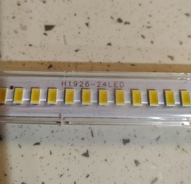 Мини фонарик на 24 светодиодов, USB лампа, LED светильник (теплый желтый свет) Артикул: R528 фото