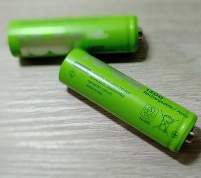 Комплект зарядное устройство на 4 слота Wimpex аккумуляторные батарейки 1,2v 1500ma 110*60mm*32mm 50-60hz Артикул: 24358422 фото