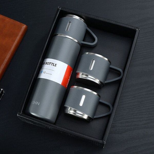 Термос с вакуумной изоляцией серый, Подарочный набор с 3 чашкам 500 мл Артикул: G69332145566 фото