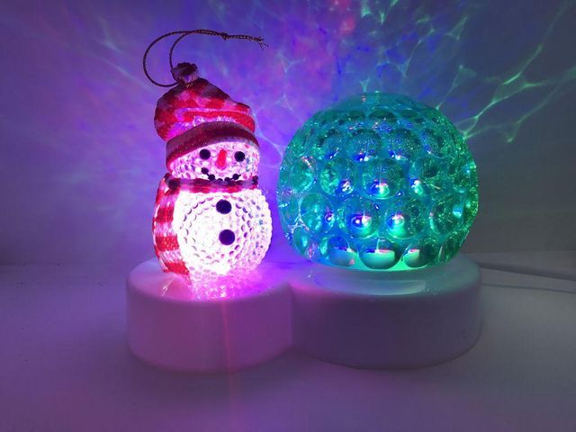 Светодиодный диско шар + Снеговик, светильник новогодний Артикул: mu11933652 фото